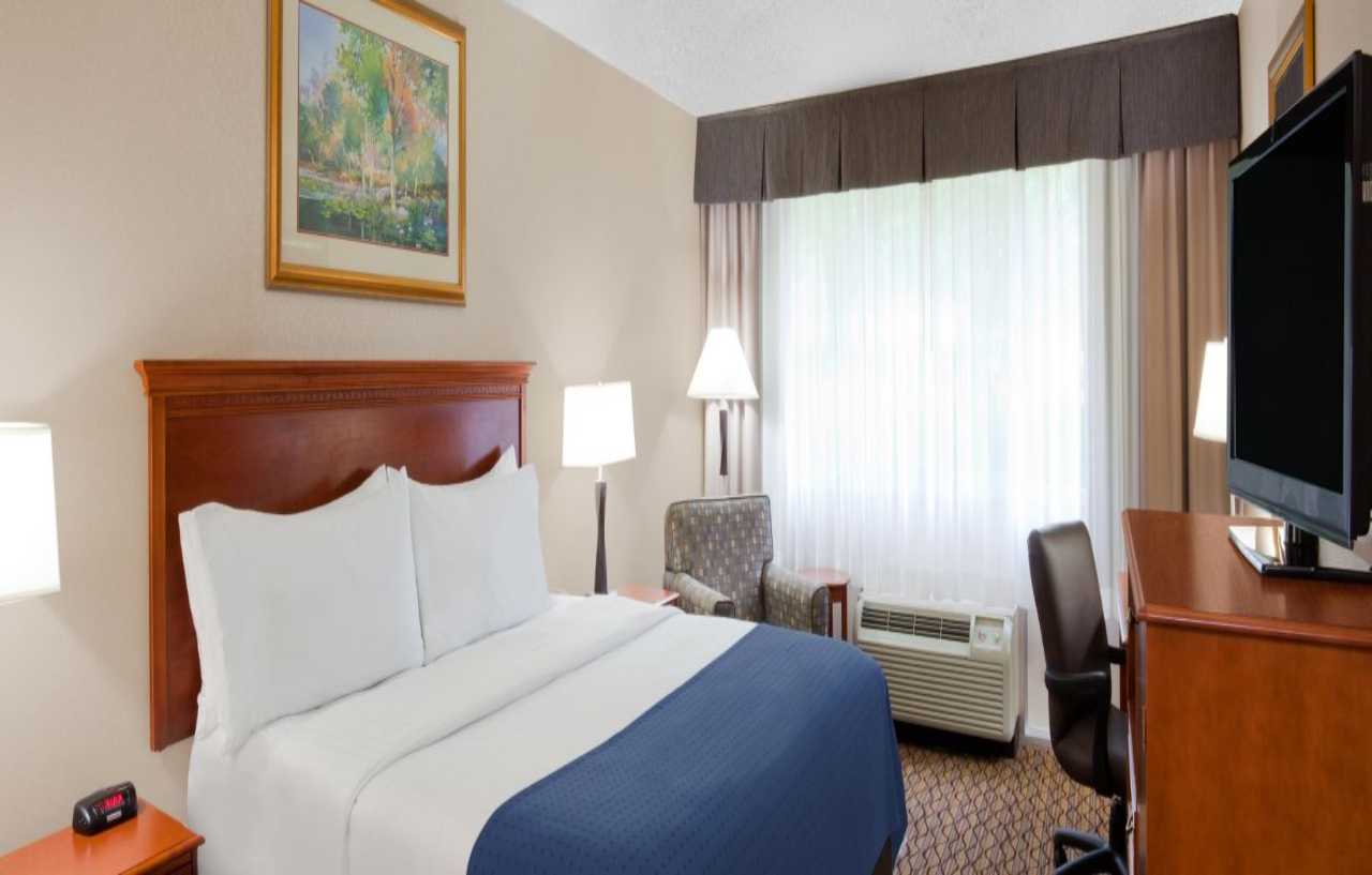 Holiday Inn Marquette By Ihg Exteriör bild